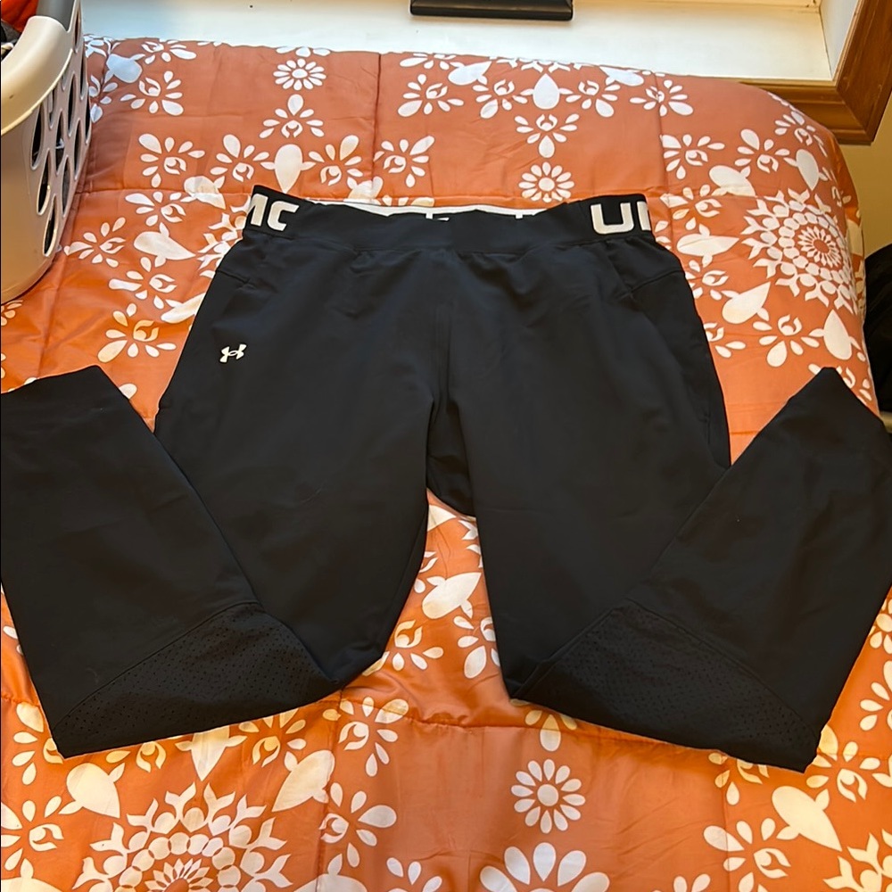 Under Armour Women's Black Athletic Pants